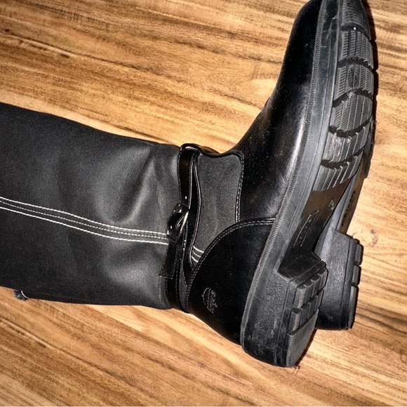 Woman’s Black Totes Shauna Snow boot 10 - Picture 3 of 5